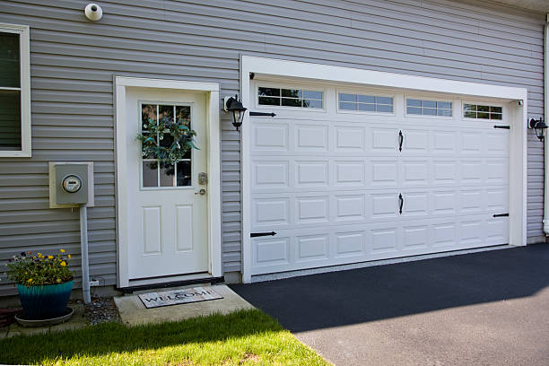 24/7 Emergency Garage Door Panel Replacement experts in Dumont, NJ
